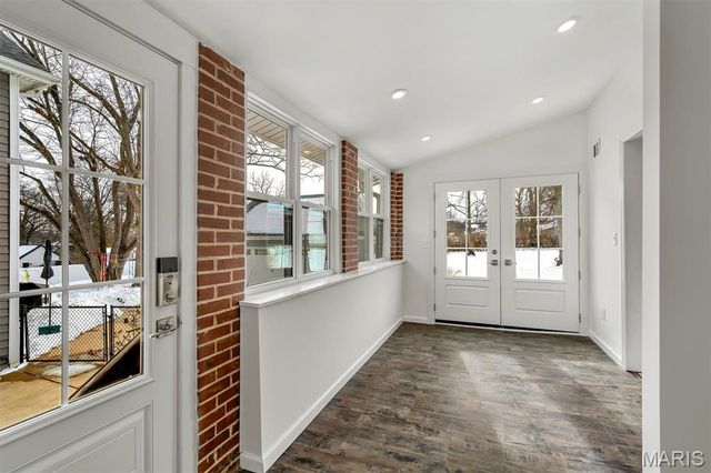 326 W Rose Hill Avenue, Kirkwood, MO 63122