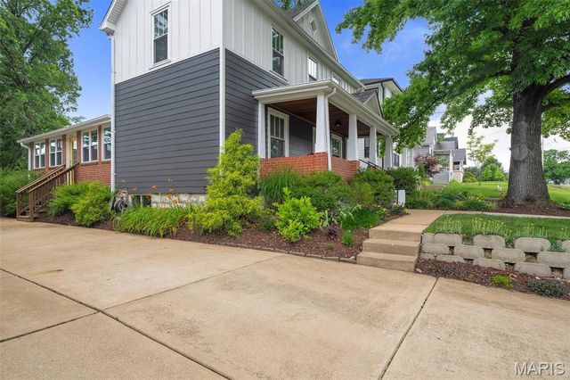 326 W Rose Hill Avenue, Kirkwood, MO 63122