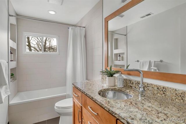 326 W Rose Hill Avenue, Kirkwood, MO 63122