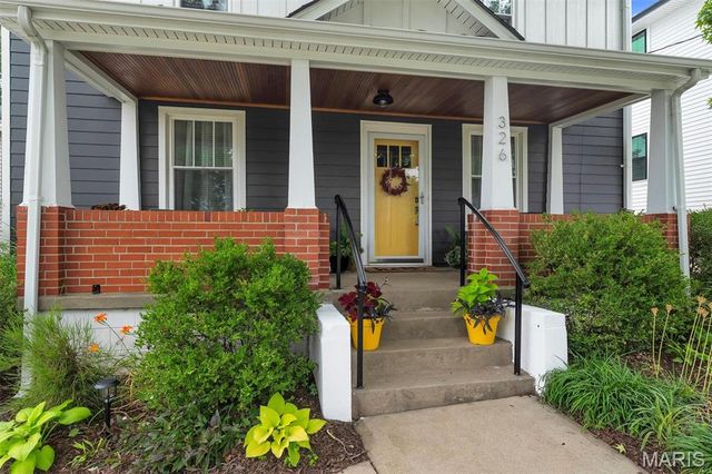 326 W Rose Hill Avenue, Kirkwood, MO 63122