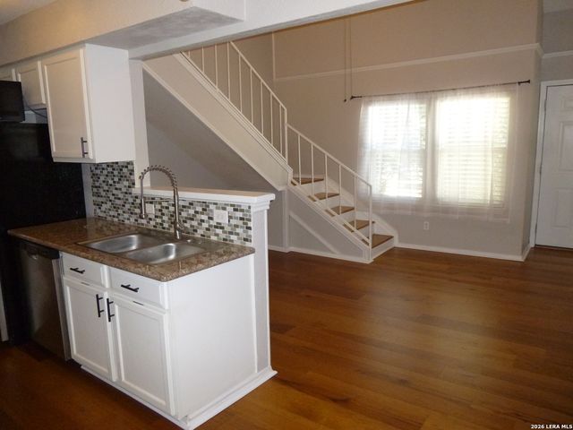 11610 Vance Jackson Rd Apt 1084, San Antonio, TX 78230