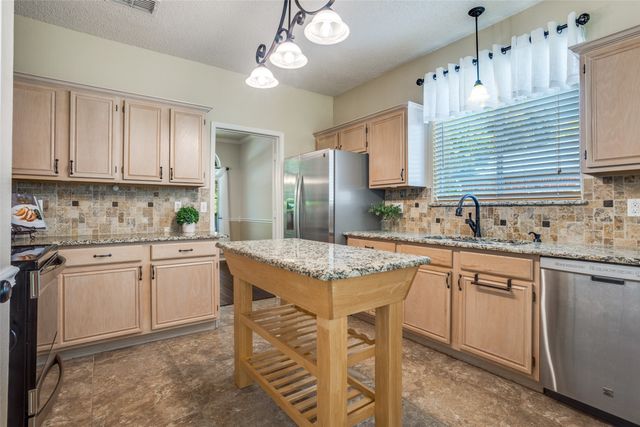 913 Aylesbury Drive, Allen, TX 75002