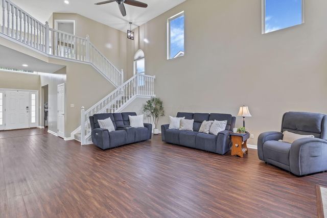 166 Longleaf Street, Pickerington, OH 43147