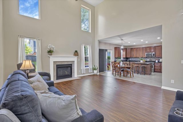 166 Longleaf Street, Pickerington, OH 43147