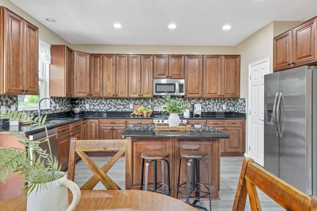 166 Longleaf Street, Pickerington, OH 43147