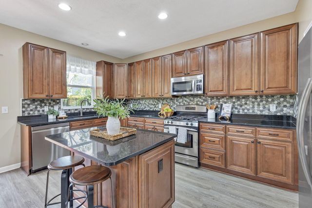 166 Longleaf Street, Pickerington, OH 43147