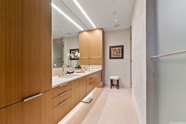 1388 Ala Moana Boulevard 5802, Honolulu, HI 96814