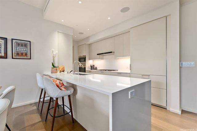 1388 Ala Moana Boulevard 5802, Honolulu, HI 96814