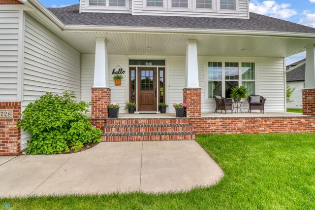 6728 Ashwood Loop, Fargo, ND 58104