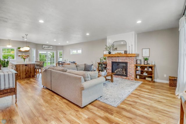 6728 Ashwood Loop, Fargo, ND 58104
