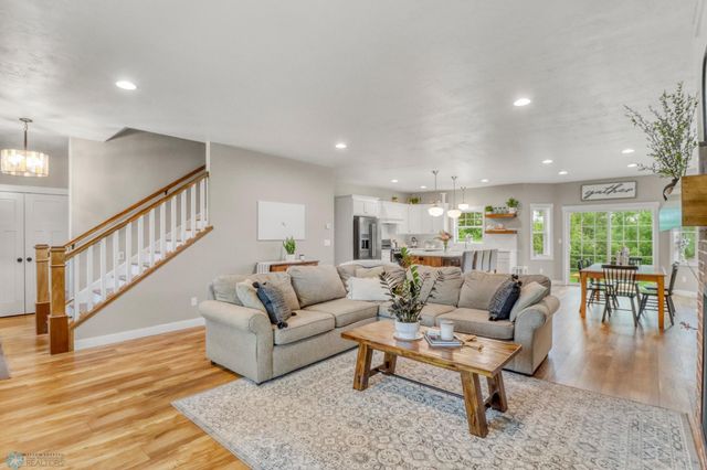 6728 Ashwood Loop, Fargo, ND 58104