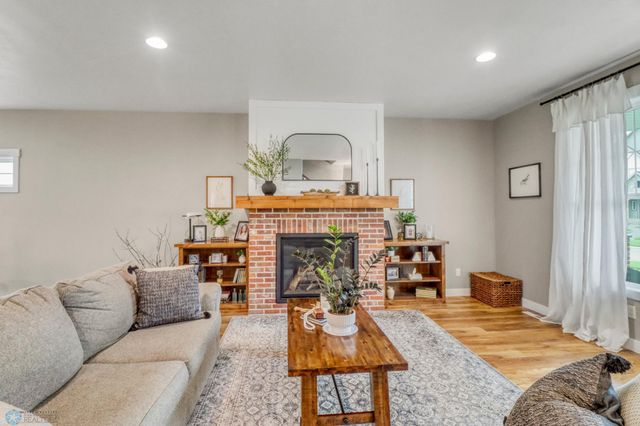 6728 Ashwood Loop, Fargo, ND 58104