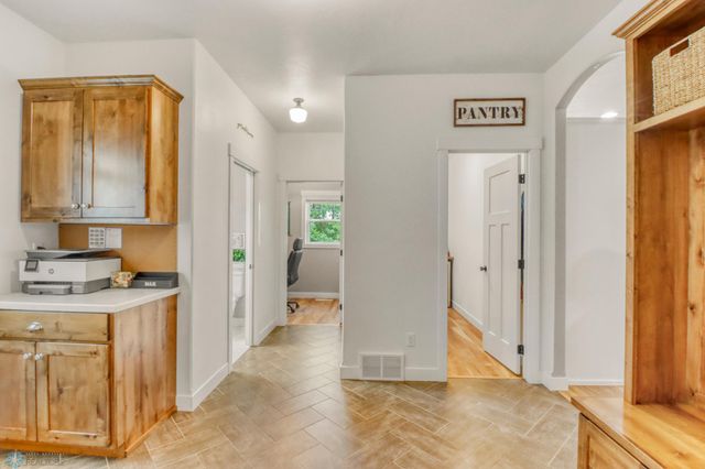 6728 Ashwood Loop, Fargo, ND 58104