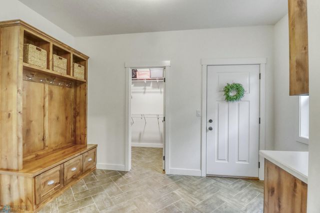 6728 Ashwood Loop, Fargo, ND 58104