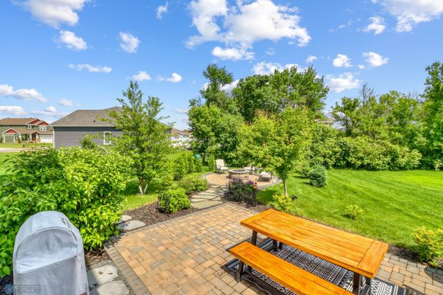 6728 Ashwood Loop, Fargo, ND 58104