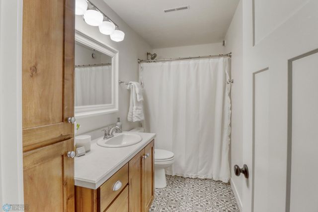 6728 Ashwood Loop, Fargo, ND 58104