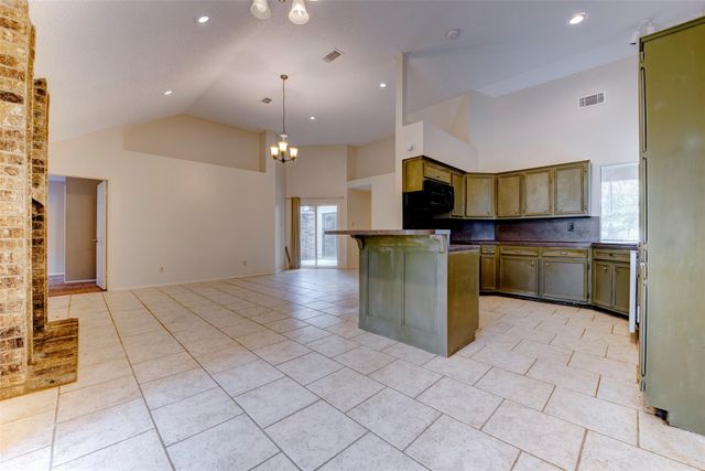 1906 Woodhue Drive, Houston, TX 77386