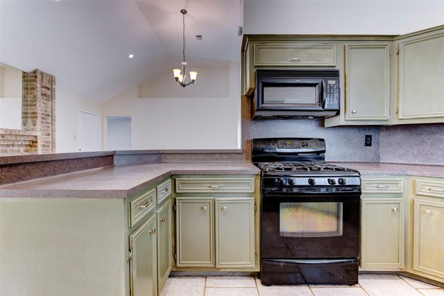 1906 Woodhue Drive, Houston, TX 77386