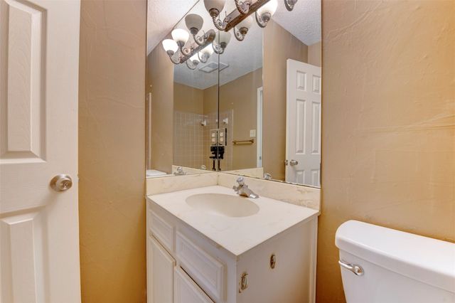 1906 Woodhue Drive, Houston, TX 77386