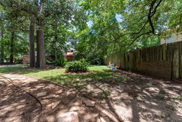 1906 Woodhue Drive, Houston, TX 77386