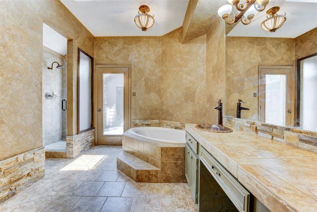 1906 Woodhue Drive, Houston, TX 77386