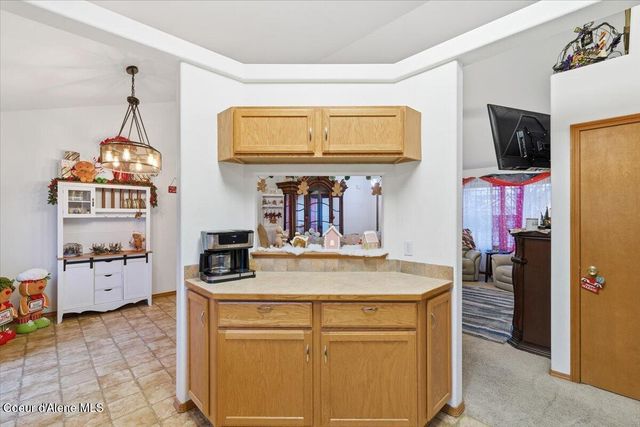 8300 N AINSWORTH DR, Hayden, ID 83835