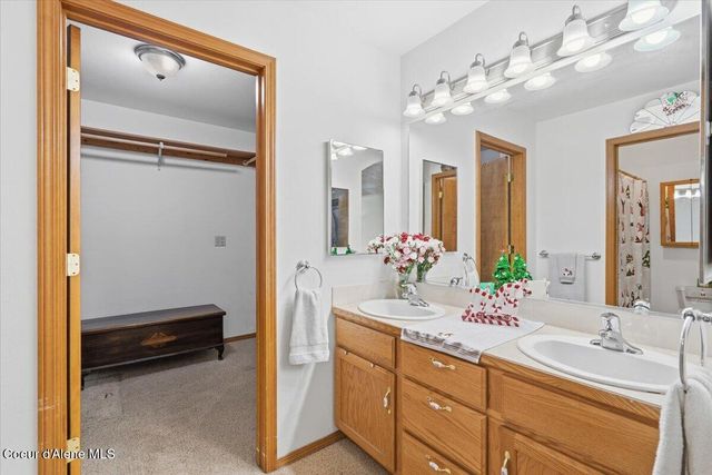 8300 N AINSWORTH DR, Hayden, ID 83835