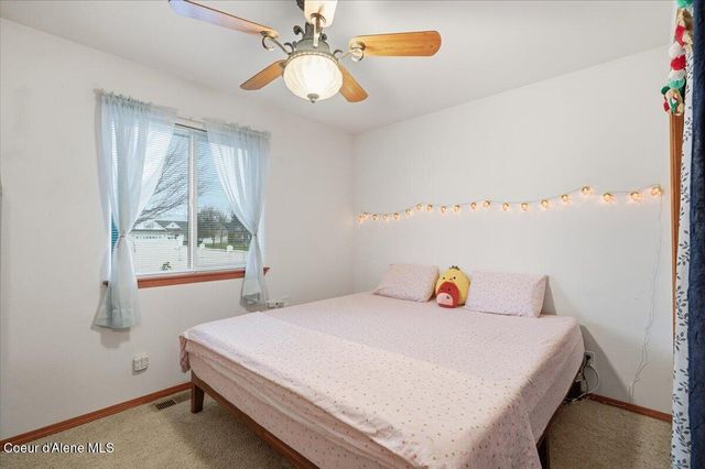 8300 N AINSWORTH DR, Hayden, ID 83835