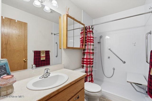 8300 N AINSWORTH DR, Hayden, ID 83835