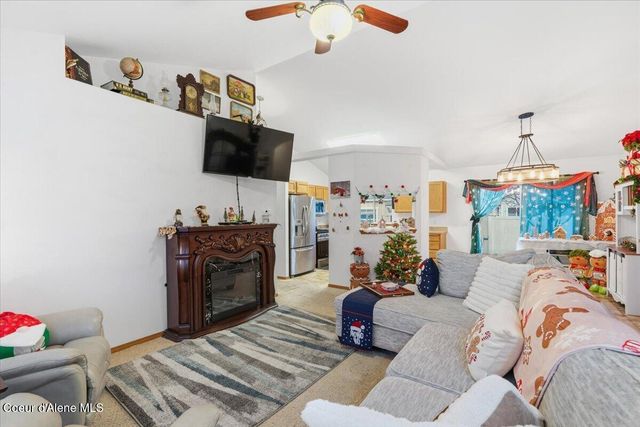 8300 N AINSWORTH DR, Hayden, ID 83835