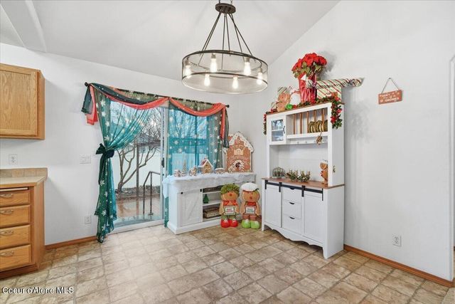 8300 N AINSWORTH DR, Hayden, ID 83835