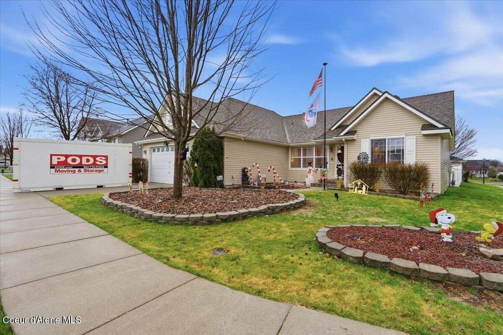 8300 N AINSWORTH DR, Hayden, ID 83835