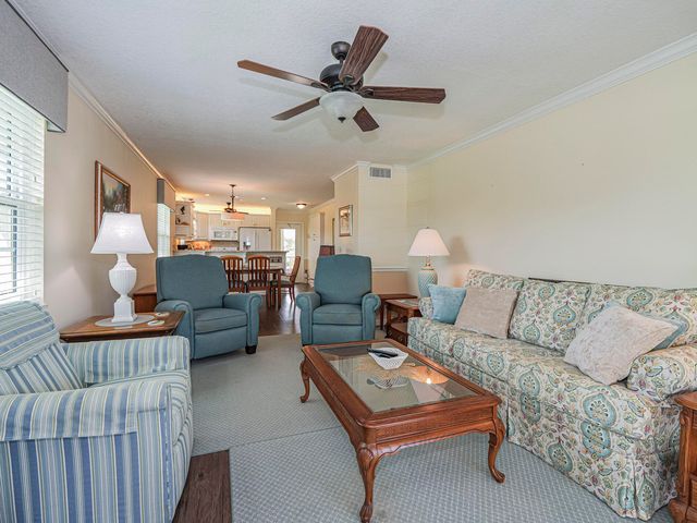 26 Pine Arbor Lane 201, Vero Beach, FL 32962