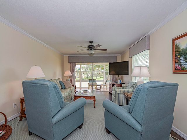 26 Pine Arbor Lane 201, Vero Beach, FL 32962