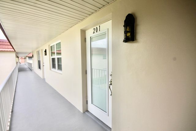 26 Pine Arbor Lane 201, Vero Beach, FL 32962