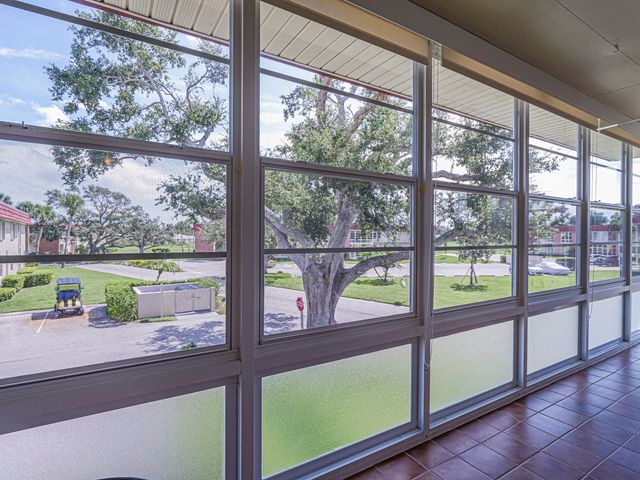 26 Pine Arbor Lane 201, Vero Beach, FL 32962