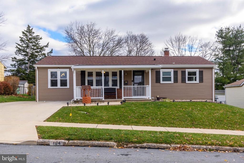 104 NISSLEY DR, Middletown, PA 17057