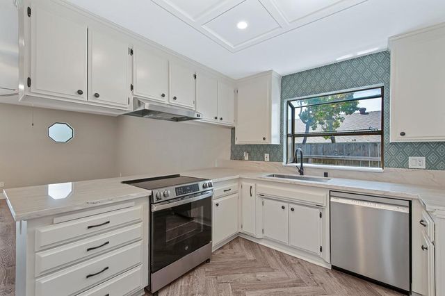 8450 Silver Rock Ct, Citrus Heights, CA 95610