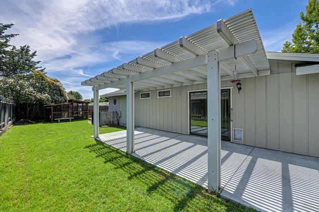 8450 Silver Rock Ct, Citrus Heights, CA 95610