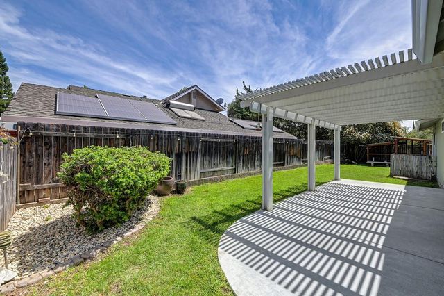 8450 Silver Rock Ct, Citrus Heights, CA 95610