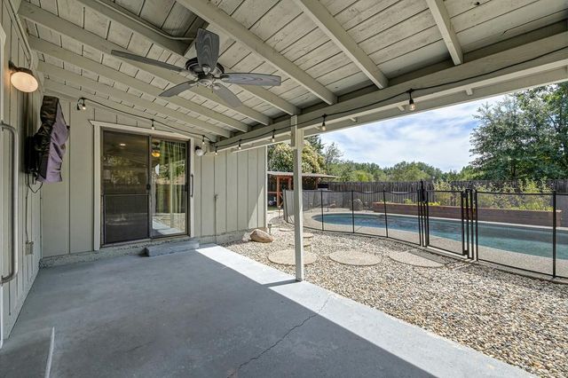 8450 Silver Rock Ct, Citrus Heights, CA 95610