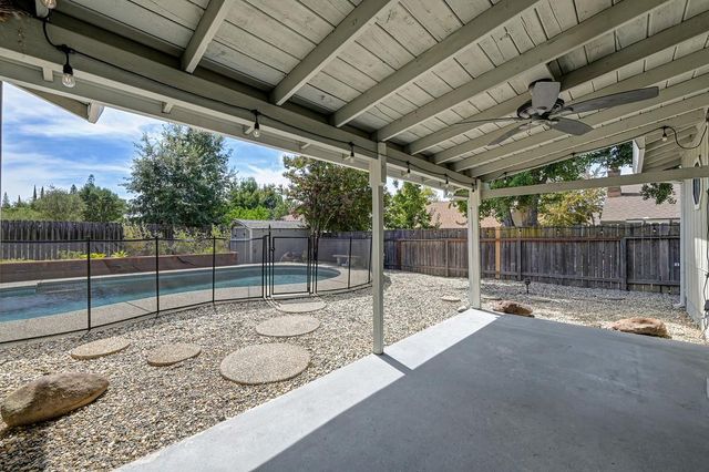 8450 Silver Rock Ct, Citrus Heights, CA 95610