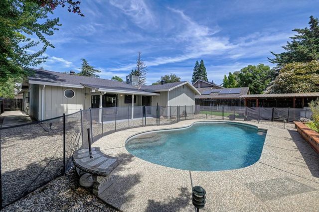 8450 Silver Rock Ct, Citrus Heights, CA 95610