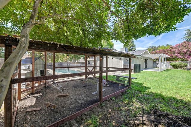 8450 Silver Rock Ct, Citrus Heights, CA 95610