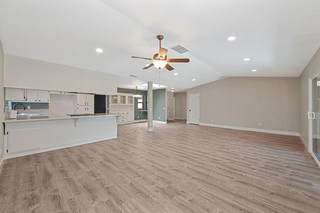 8450 Silver Rock Ct, Citrus Heights, CA 95610