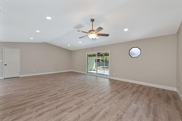 8450 Silver Rock Ct, Citrus Heights, CA 95610