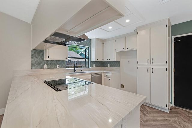 8450 Silver Rock Ct, Citrus Heights, CA 95610
