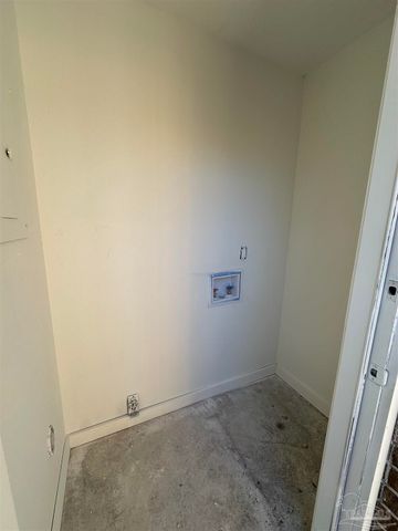 676 S 72nd Ave D, Pensacola, FL 32506