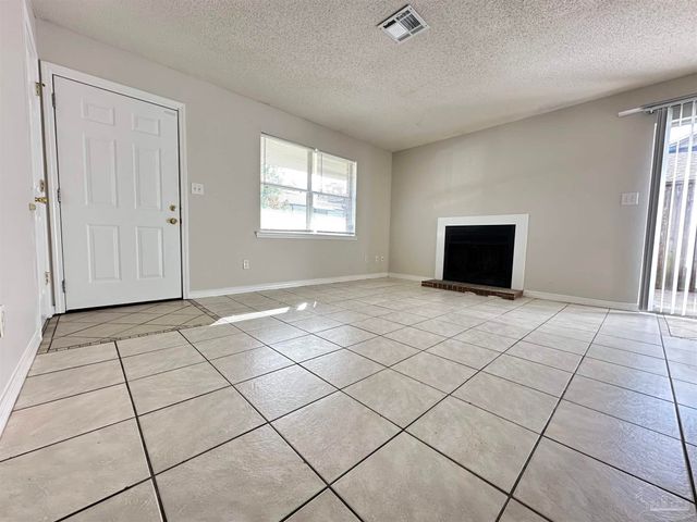 676 S 72nd Ave D, Pensacola, FL 32506