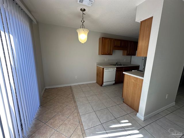 676 S 72nd Ave D, Pensacola, FL 32506